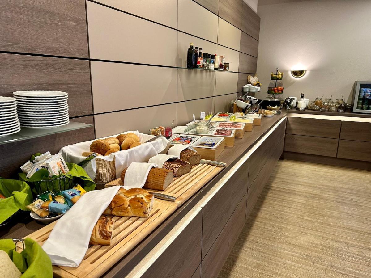 Hotel Bronnbacher Hof Вертхайм Екстериор снимка