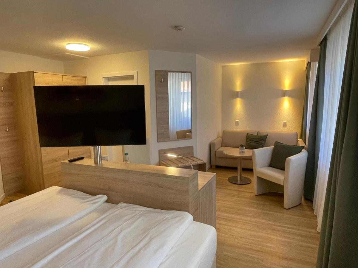 Hotel Bronnbacher Hof Вертхайм Екстериор снимка