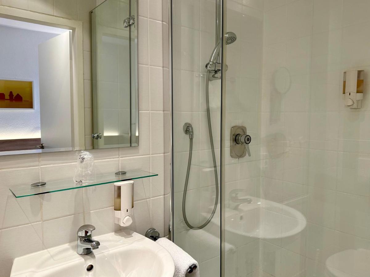 Hotel Bronnbacher Hof Вертхайм Екстериор снимка